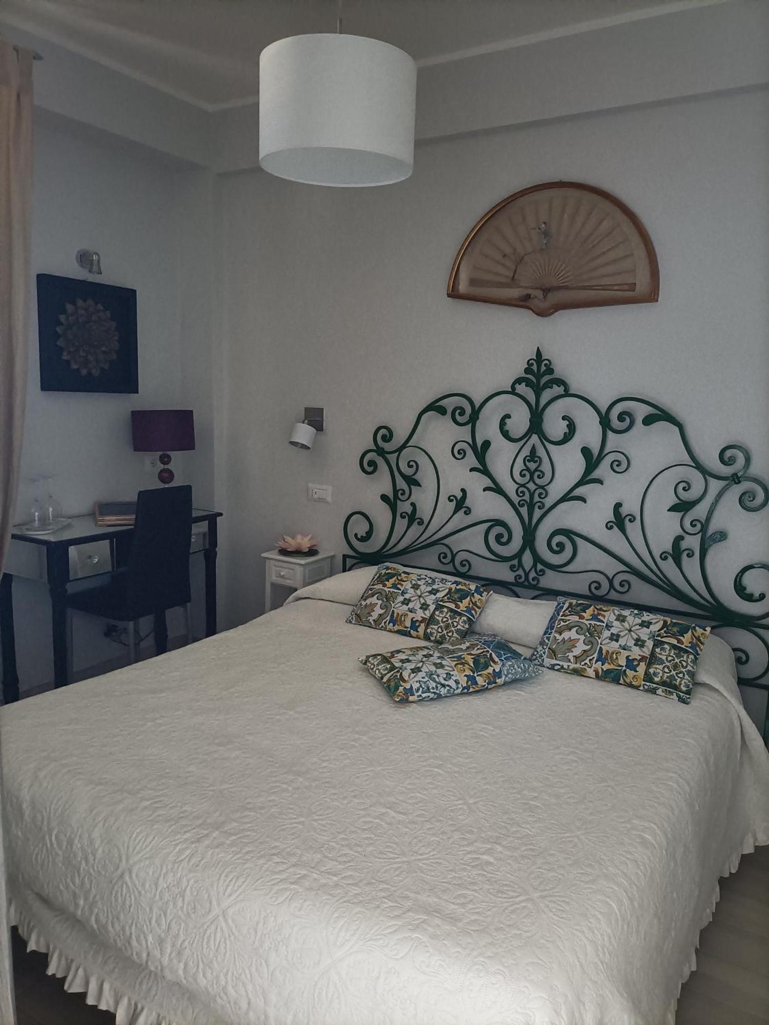 טאורמינה Al Bajah Loft Monovano Con Requisiti Hotel חדר תמונה